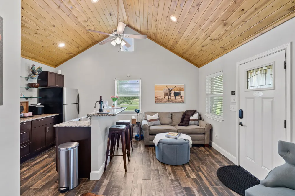 14909 Fitzhugh Road #B Dripping Springs, TX 78736