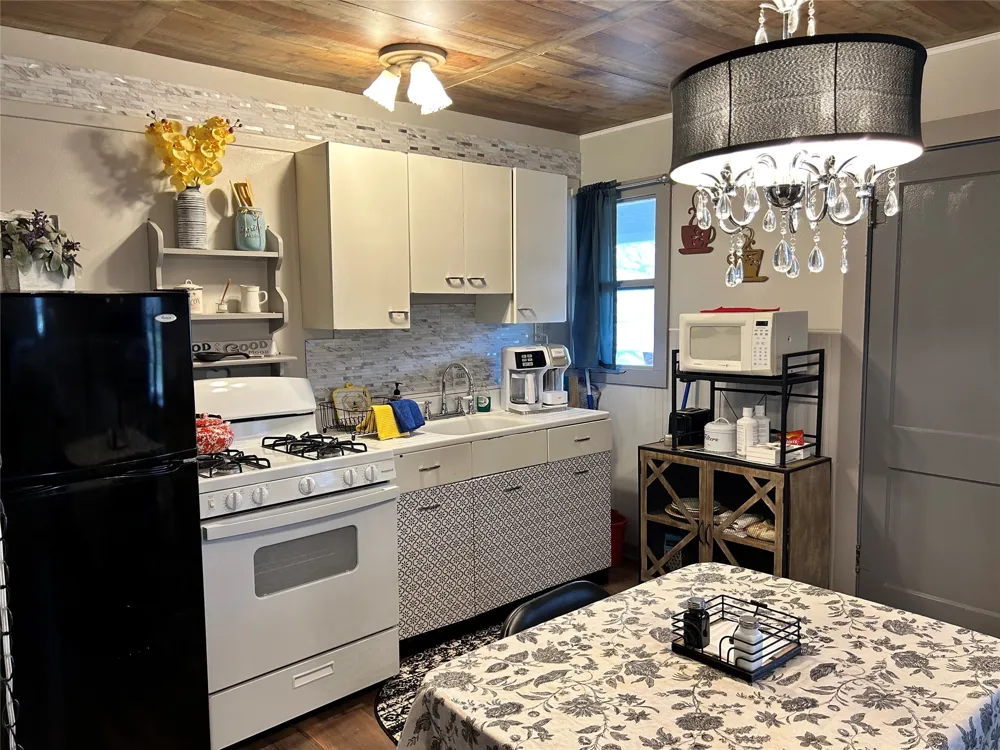 161 Alexander Drive #8 Tow, TX 78672