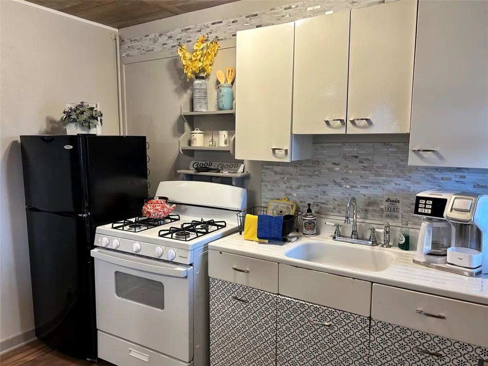 161 Alexander Drive #8 Tow, TX 78672