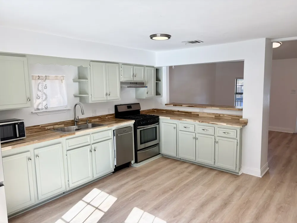 1123 Christie Drive Austin, TX 78721