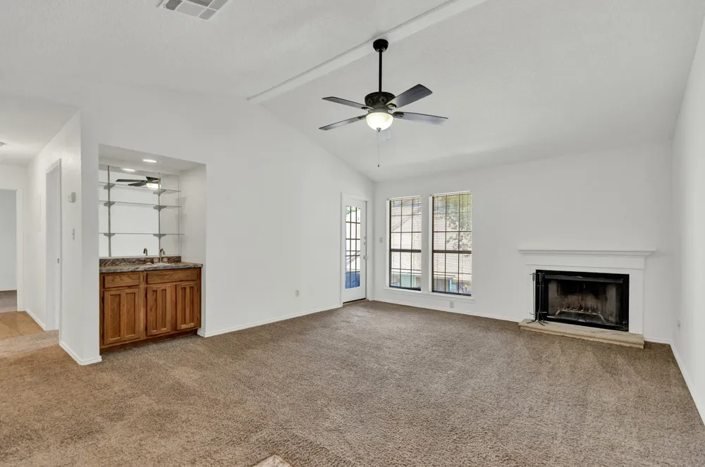 1202 Thorpe Lane #208 San Marcos, TX 78666