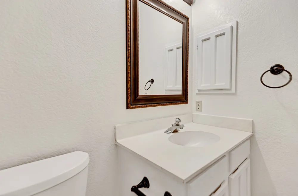 1202 Thorpe Lane #208 San Marcos, TX 78666