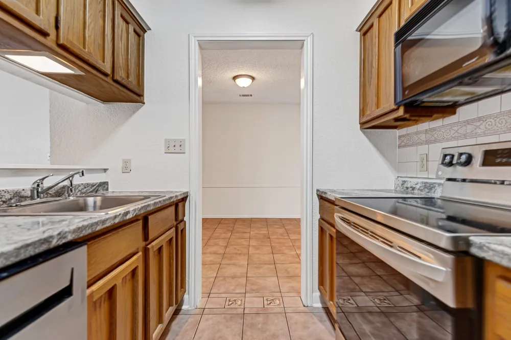 1202 Thorpe Lane #208 San Marcos, TX 78666