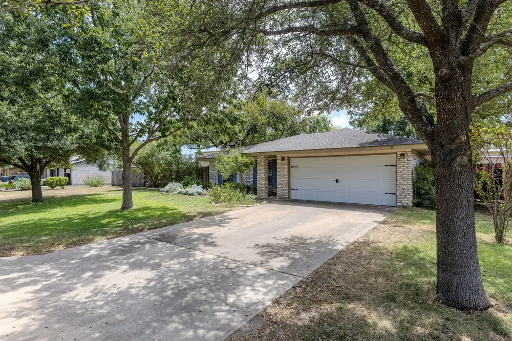 8509 Slant Oak Drive Austin, TX 78729