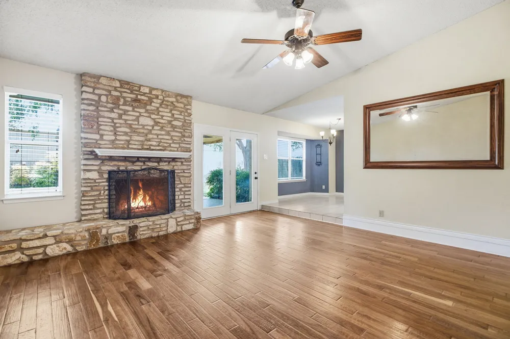 8509 Slant Oak Drive Austin, TX 78729