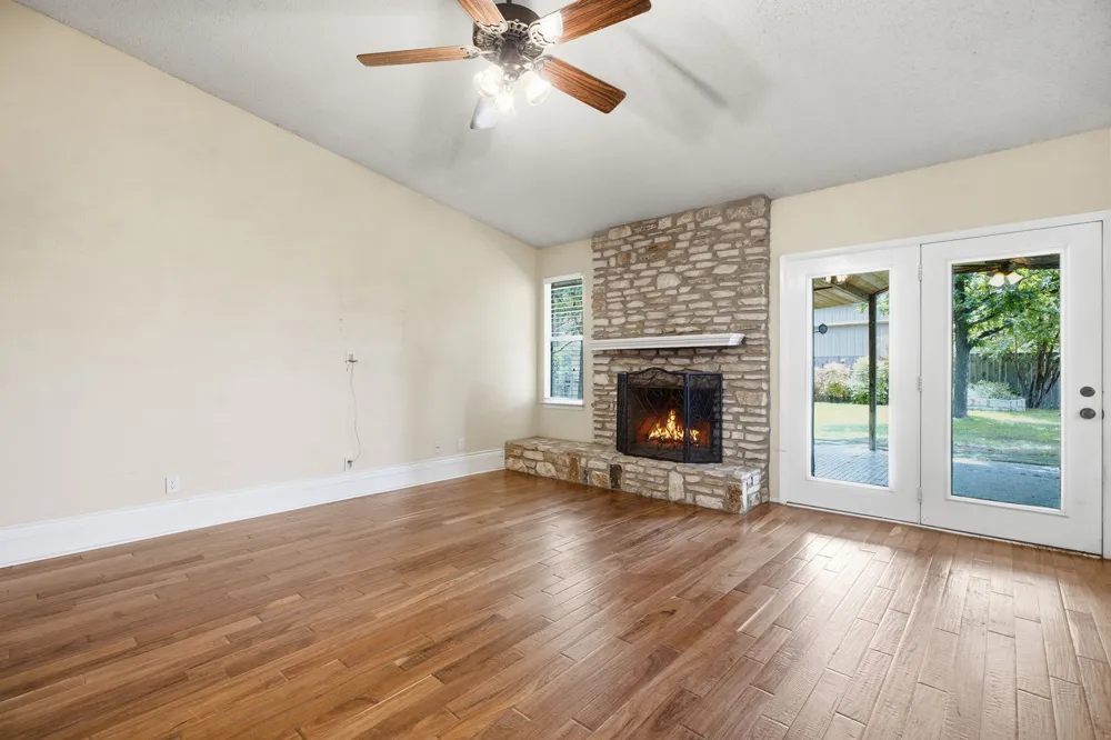 8509 Slant Oak Drive Austin, TX 78729