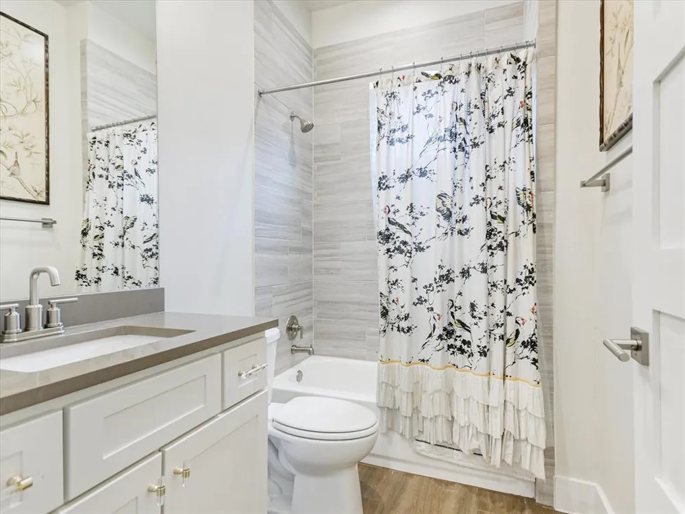 170 Bunker Ranch Boulevard #16 Dripping Springs, TX 78620
