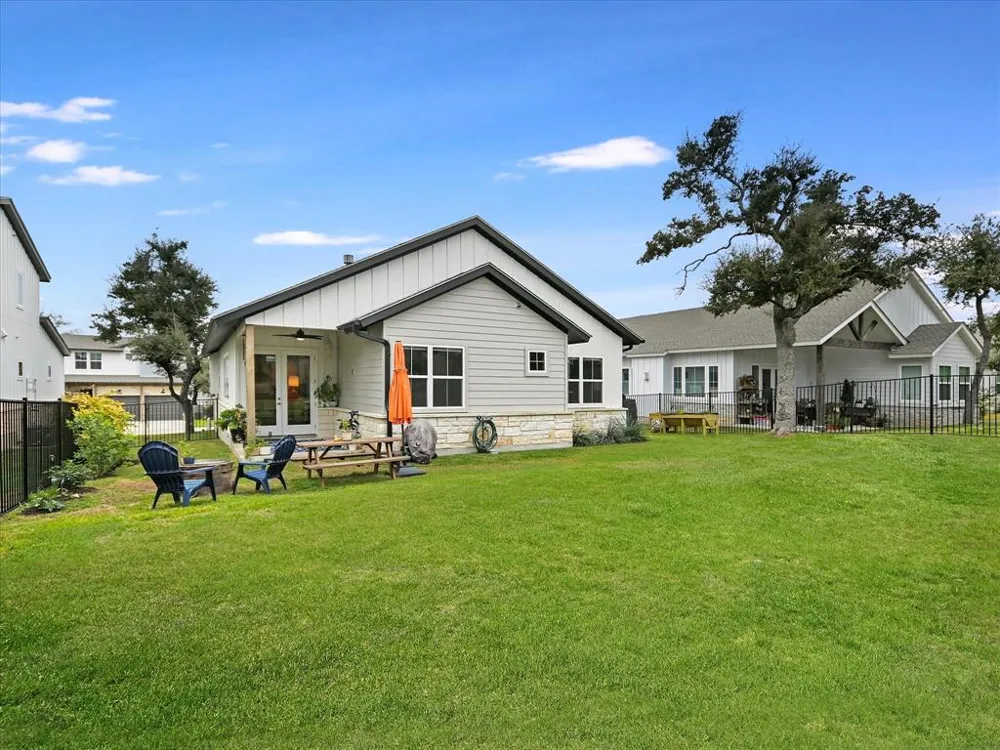 170 Bunker Ranch Boulevard #16 Dripping Springs, TX 78620