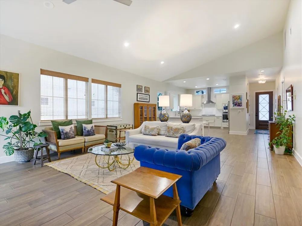 170 Bunker Ranch Boulevard #16 Dripping Springs, TX 78620