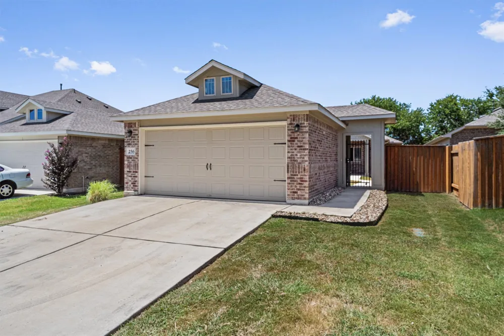 256 Pelican Bay Circle Kyle, TX 78640