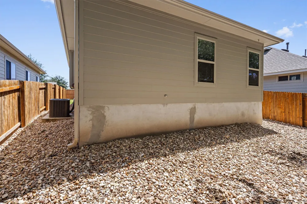 256 Pelican Bay Circle Kyle, TX 78640