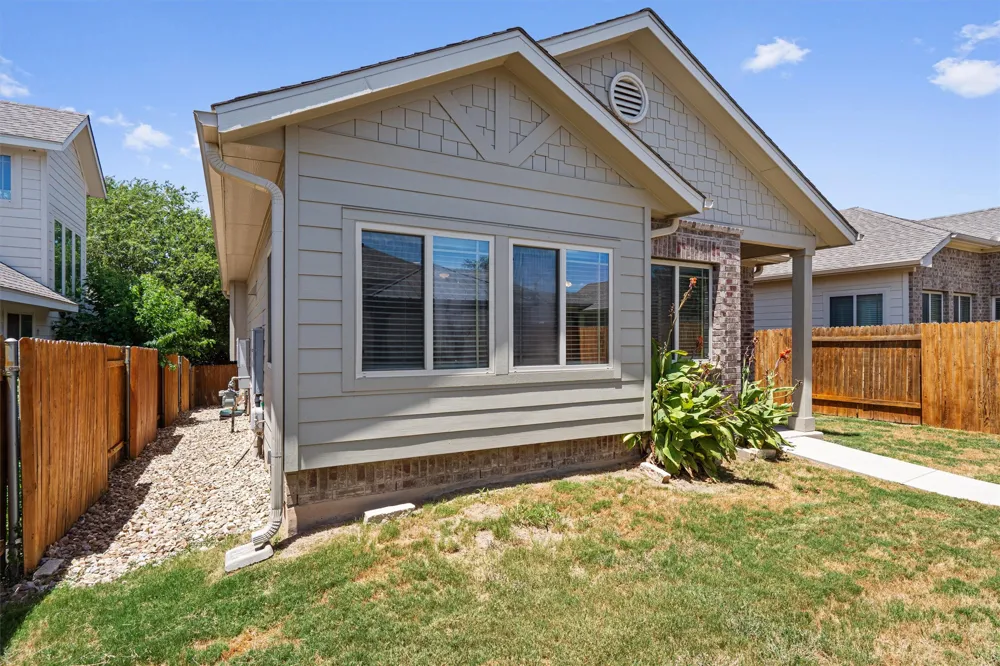 256 Pelican Bay Circle Kyle, TX 78640