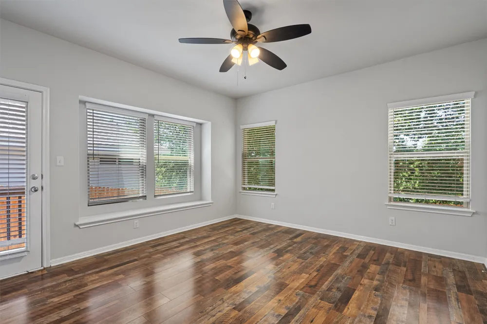 256 Pelican Bay Circle Kyle, TX 78640