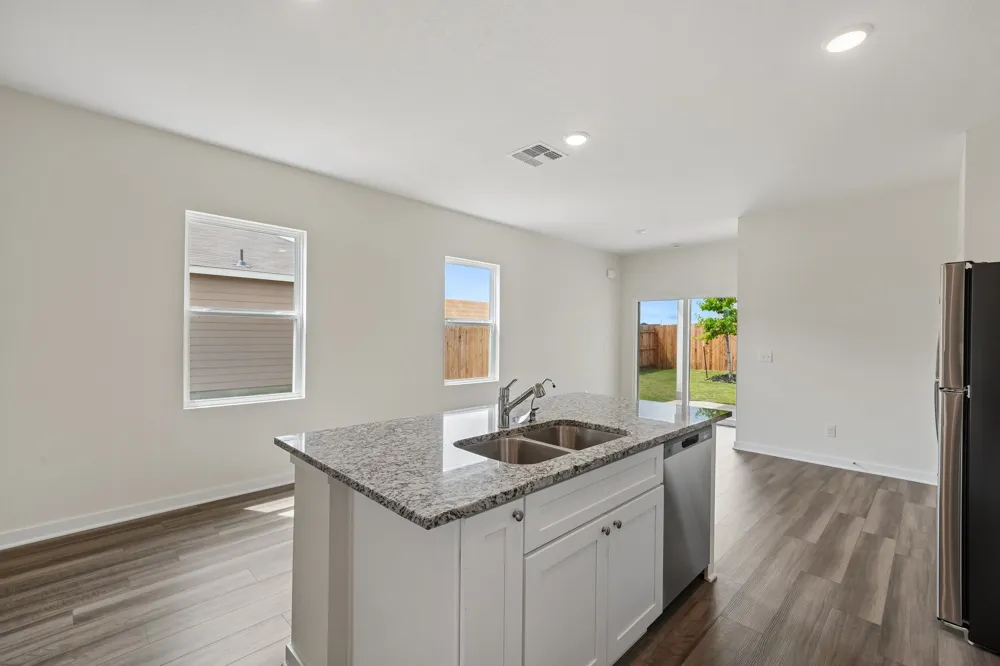 505 Old Western Pass Jarrell, TX 76537