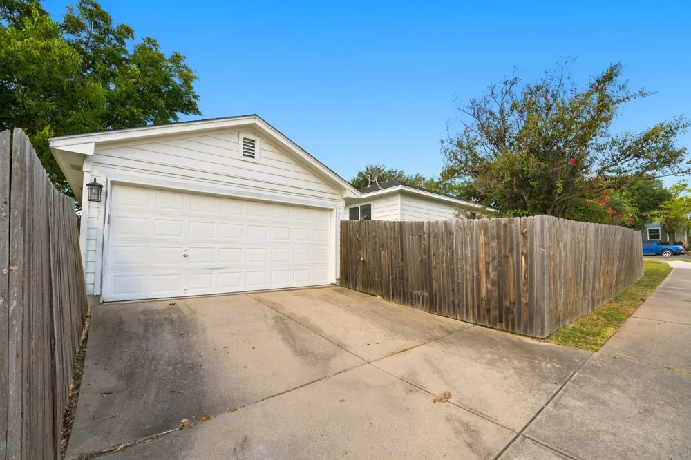 11809 Briarcreek Loop Manor, TX 78653