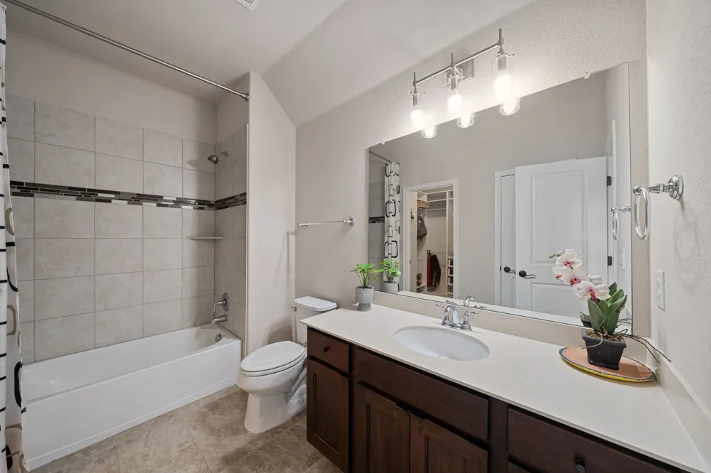 2329 Sandorna Court Leander, TX 78641