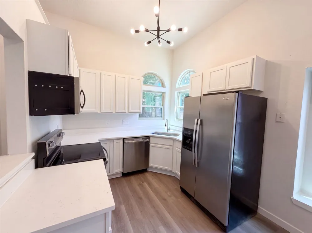 605 Hawthorne Lane Round Rock, TX 78664