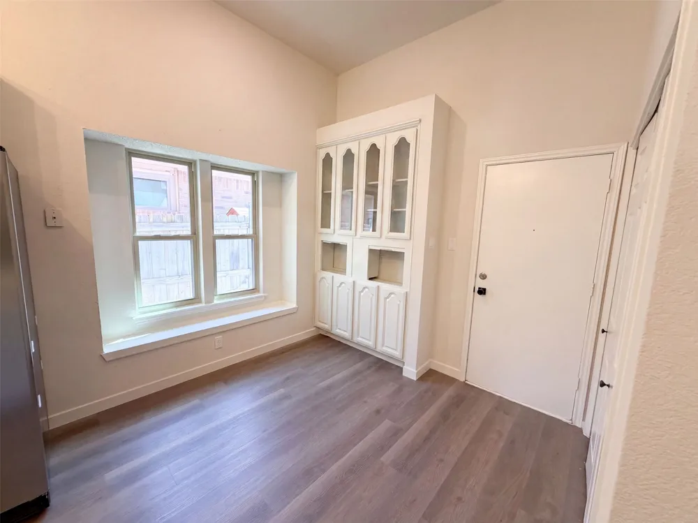 605 Hawthorne Lane Round Rock, TX 78664