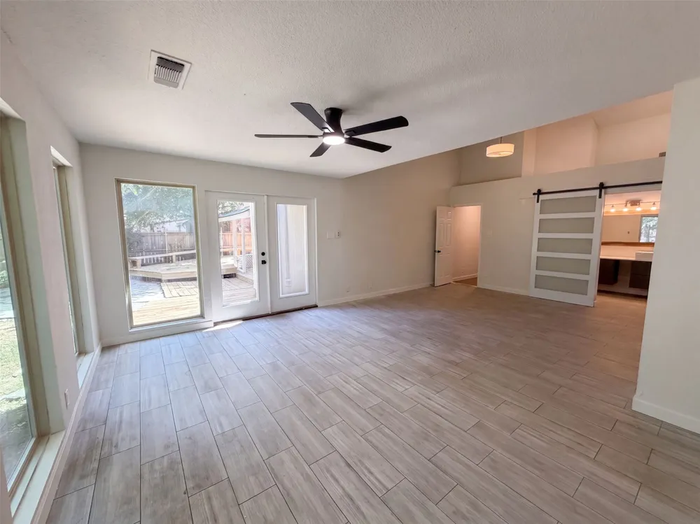 605 Hawthorne Lane Round Rock, TX 78664