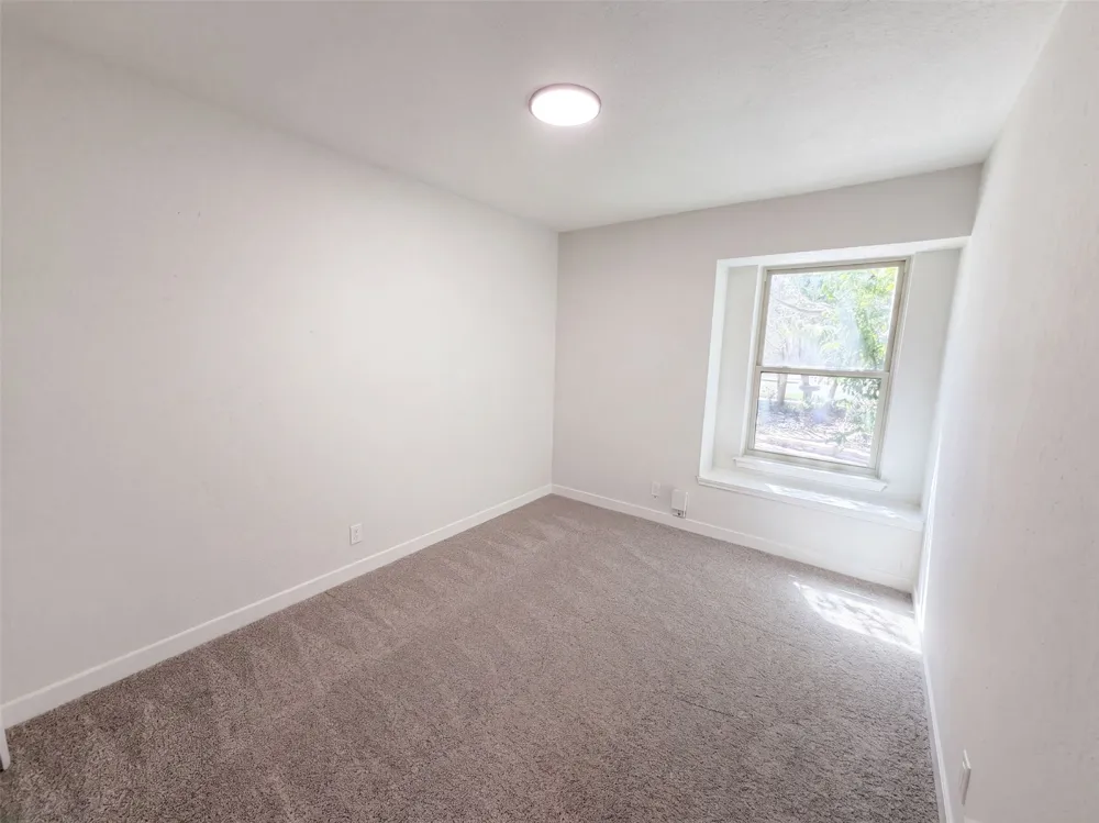 605 Hawthorne Lane Round Rock, TX 78664