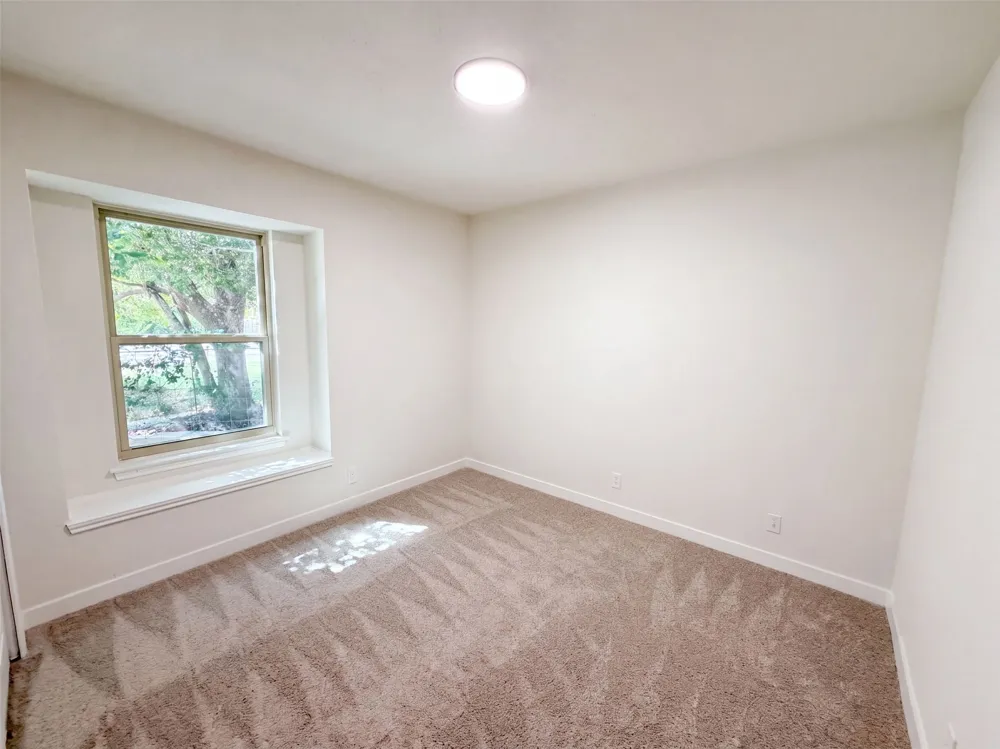 605 Hawthorne Lane Round Rock, TX 78664