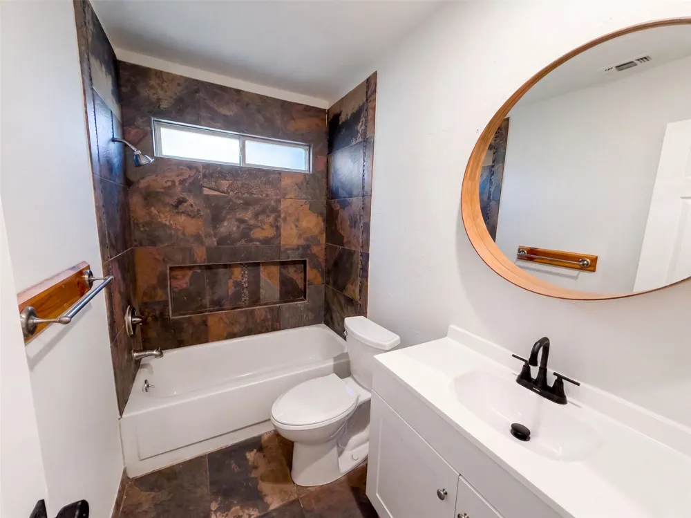 605 Hawthorne Lane Round Rock, TX 78664
