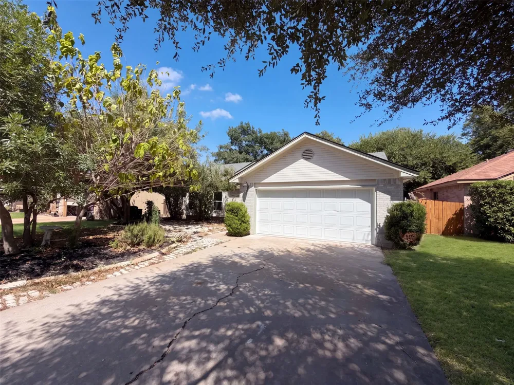 605 Hawthorne Lane Round Rock, TX 78664