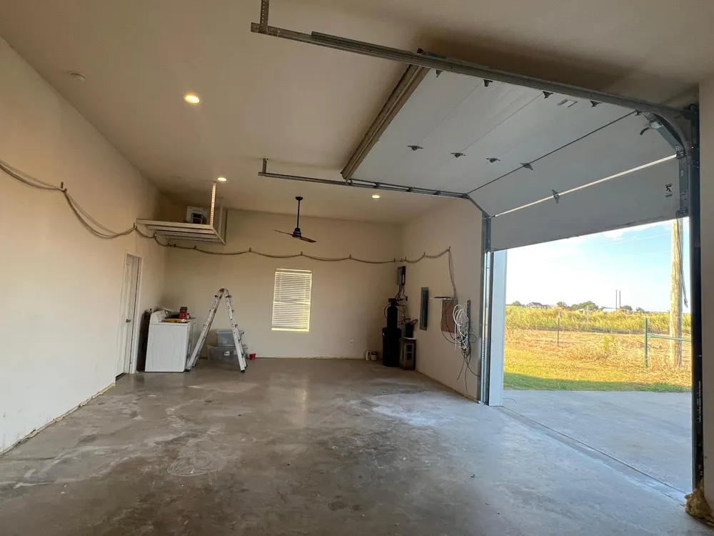 37 County Road 453 Coupland, TX 78615