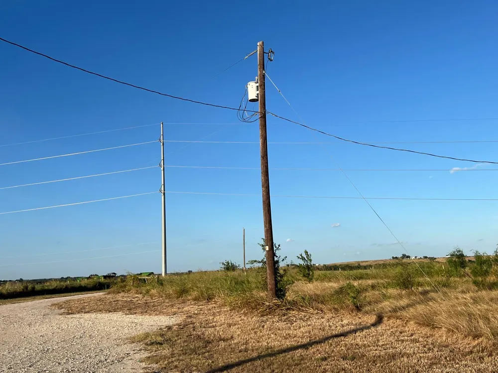37 County Road 453 Coupland, TX 78615
