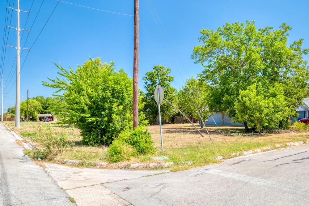 1001 Fifth Street Lockhart, TX 78644
