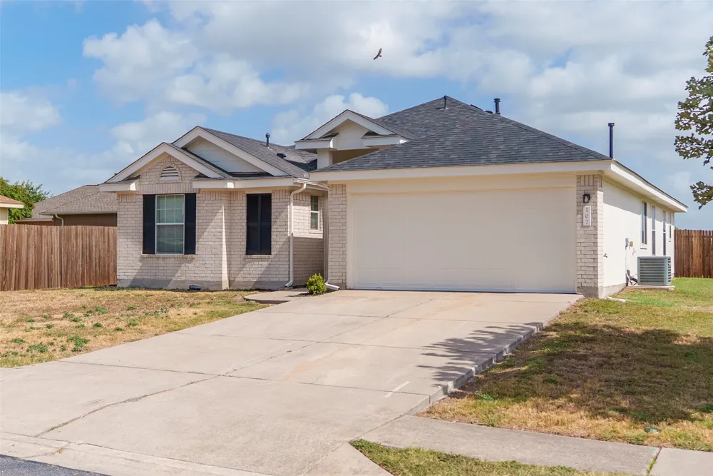 107 Fishbaugh Lane Hutto, TX 78634
