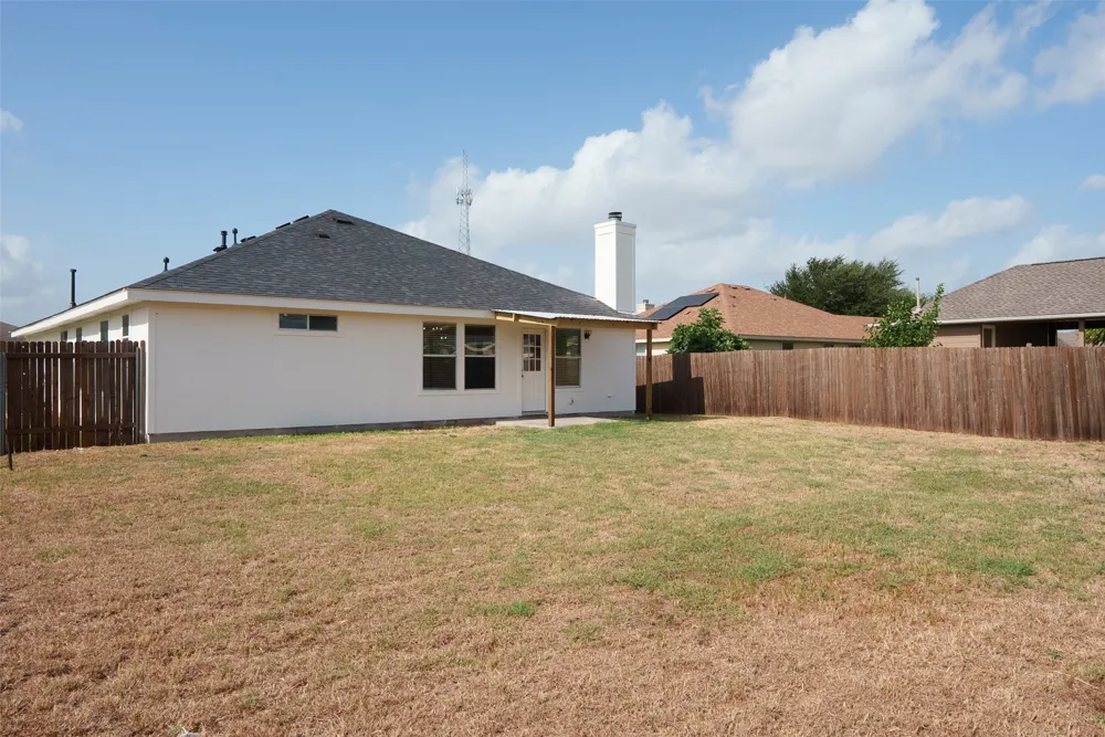 107 Fishbaugh Lane Hutto, TX 78634