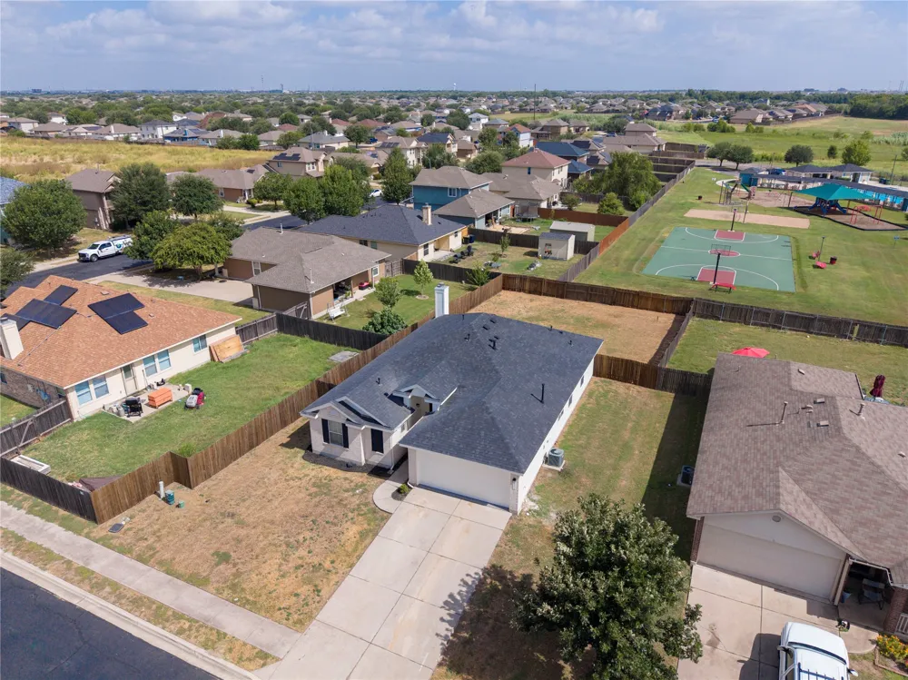 107 Fishbaugh Lane Hutto, TX 78634