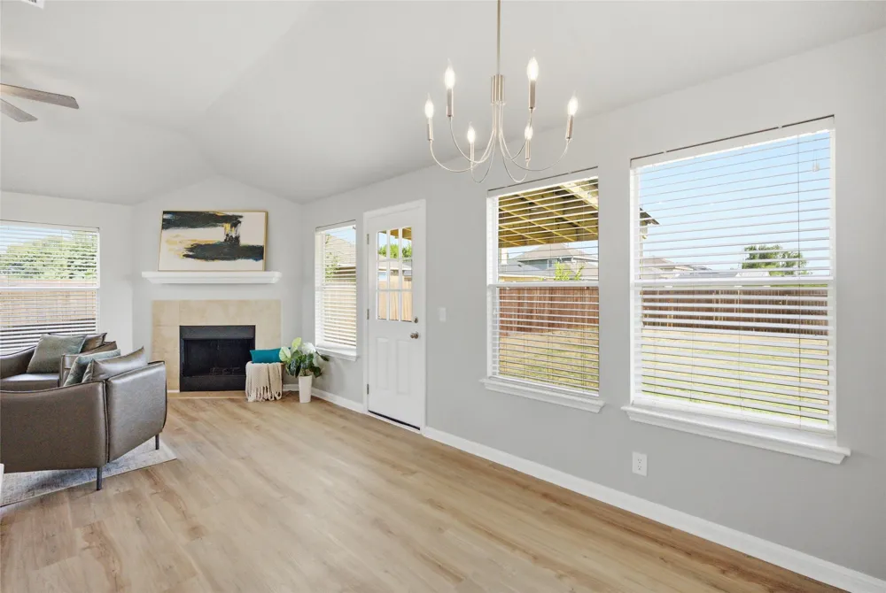 107 Fishbaugh Lane Hutto, TX 78634