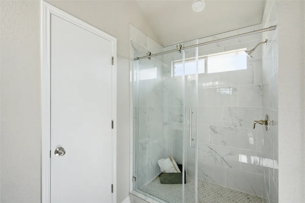 107 Fishbaugh Lane Hutto, TX 78634