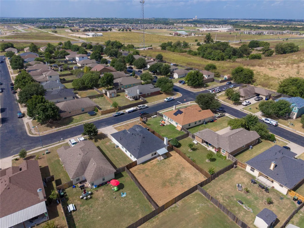 107 Fishbaugh Lane Hutto, TX 78634