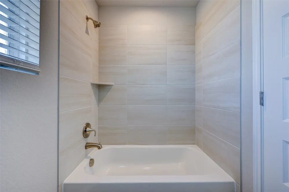 117 Fairmeadow Downs Drive Hutto, TX 78634