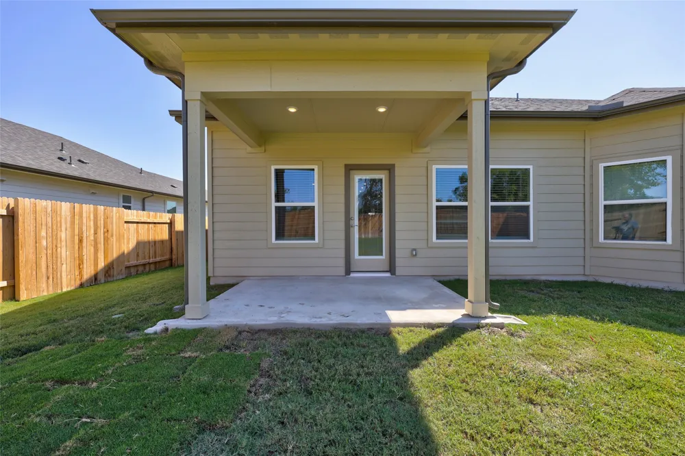 117 Fairmeadow Downs Drive Hutto, TX 78634