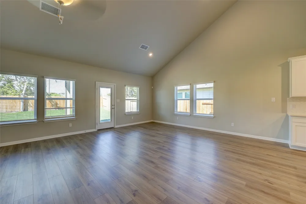 117 Fairmeadow Downs Drive Hutto, TX 78634