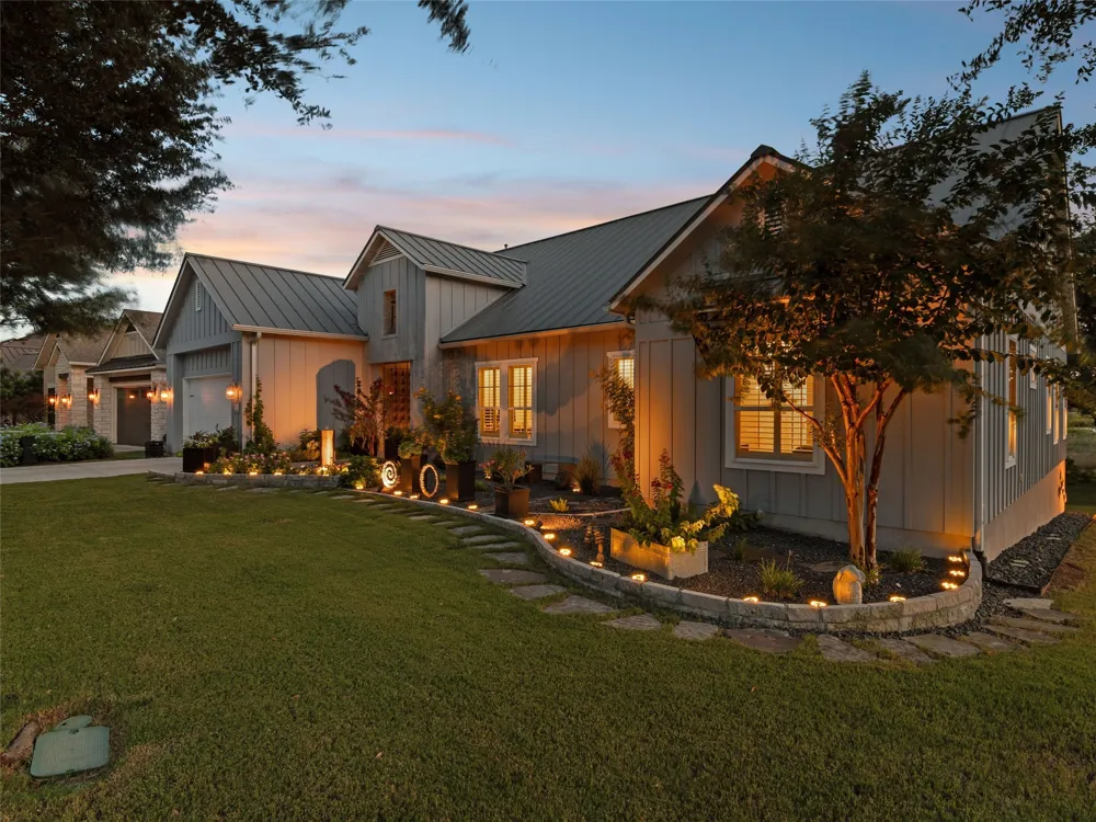 137 Sowing Oak Drive San Marcos, TX 78666