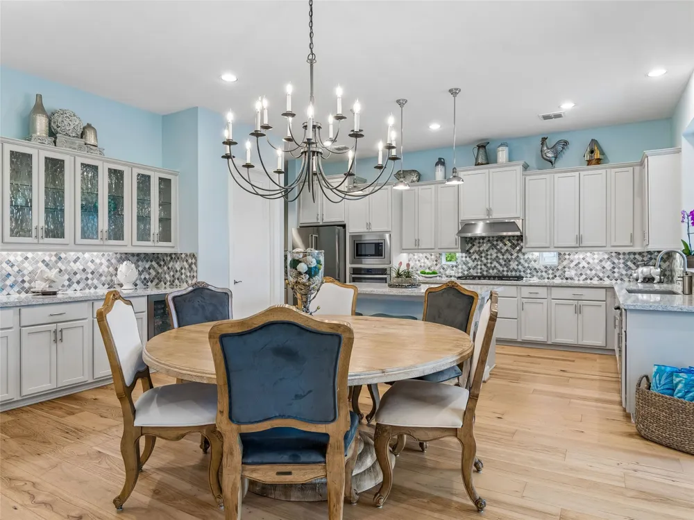 137 Sowing Oak Drive San Marcos, TX 78666