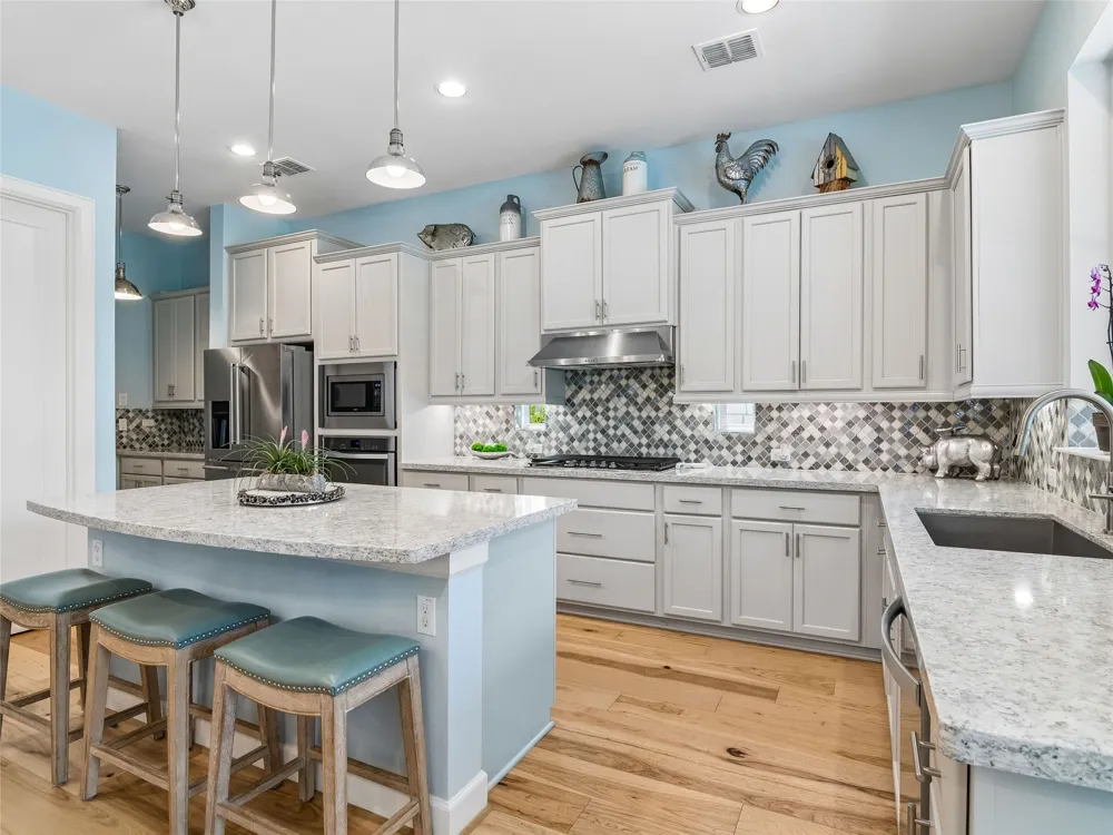 137 Sowing Oak Drive San Marcos, TX 78666