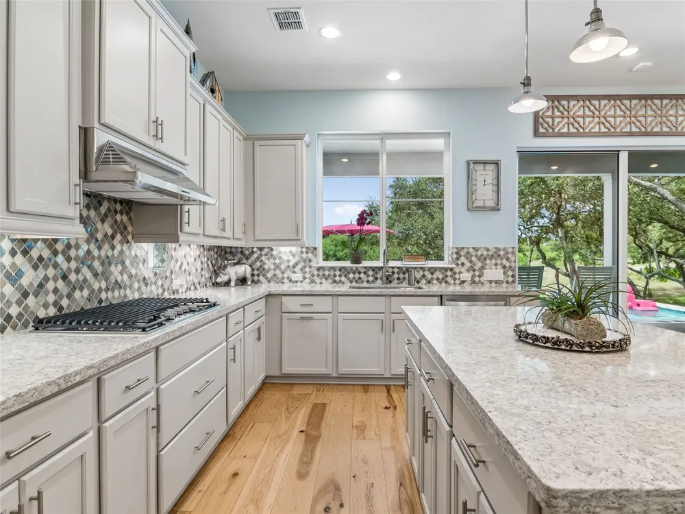137 Sowing Oak Drive San Marcos, TX 78666