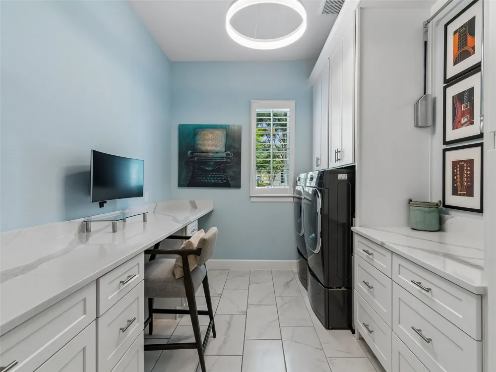 137 Sowing Oak Drive San Marcos, TX 78666