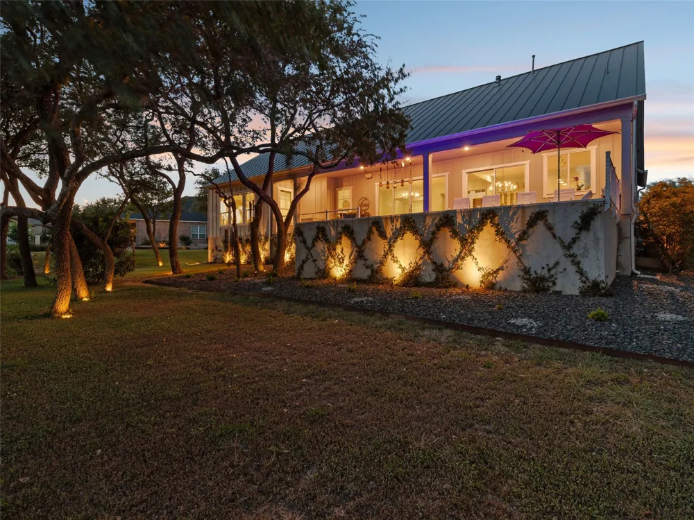 137 Sowing Oak Drive San Marcos, TX 78666