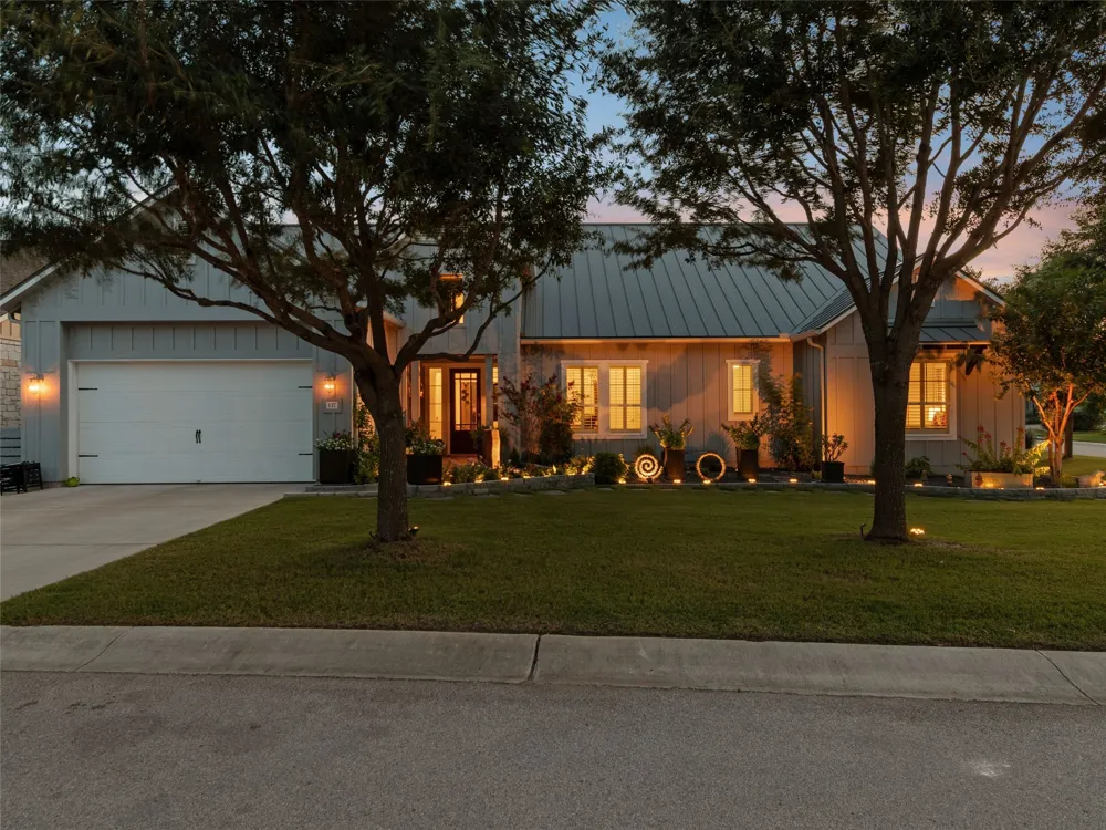137 Sowing Oak Drive San Marcos, TX 78666