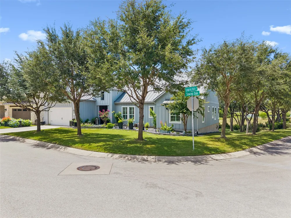 137 Sowing Oak Drive San Marcos, TX 78666