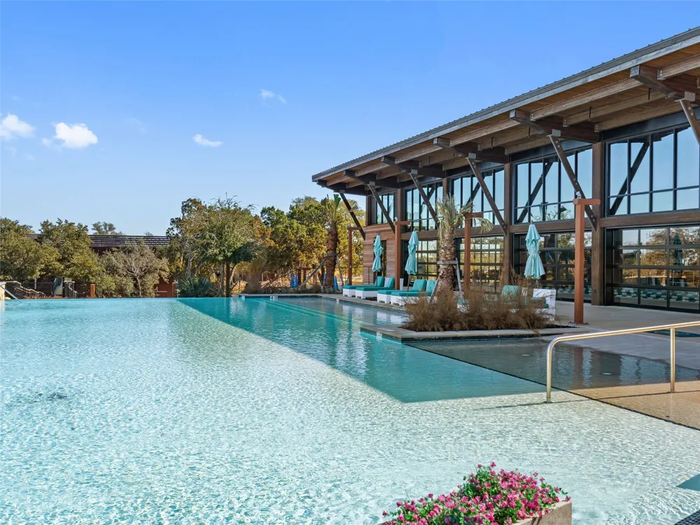 137 Sowing Oak Drive San Marcos, TX 78666