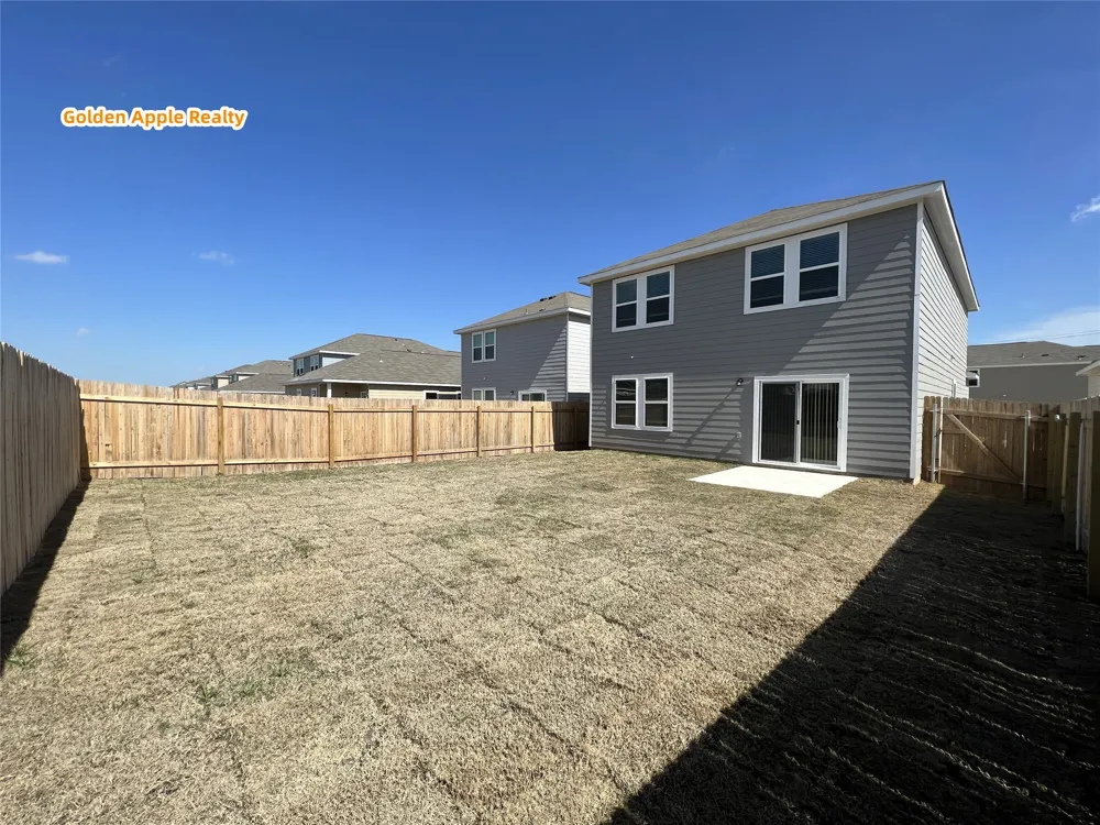 103 Gray Fox Loop Hutto, TX 78634