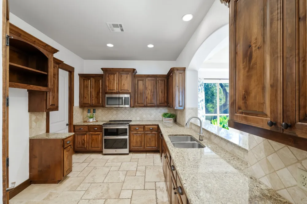 2802 Lohmans Ford Road #B Lago Vista, TX 78645